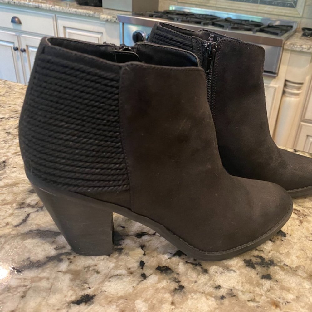 Carlos Santana Black Booties sz 8.5